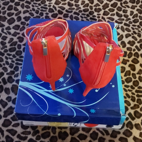 Rouge Princess Heels. - Picture 4 of 6